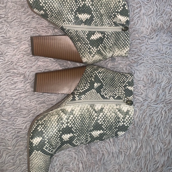 Snake print booties - Picture 5 of 5